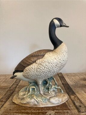 Capizzi USA Ceramic Canada Goose Figure 11.5” Tall Heavily Damaged